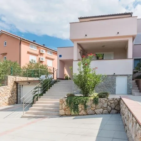 Grosse In Mit Garten, Grill Und Terrasse Appartement Klimno